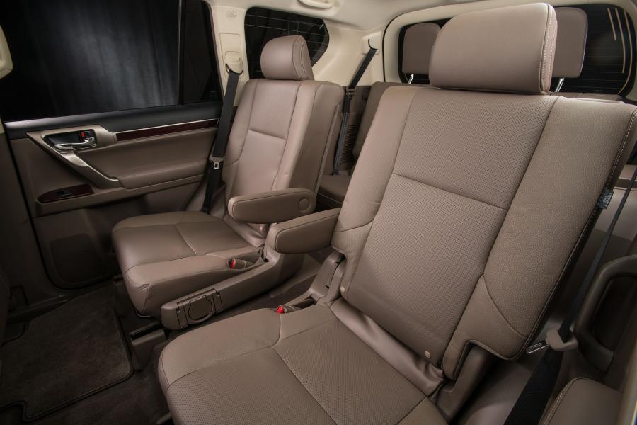 Интерьер Lexus GX460 Sport Design Package 2017 года  (фото 8 из 17)